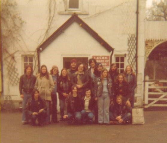 Group outside The Avon Causeway Hotel, Dorset - 1978